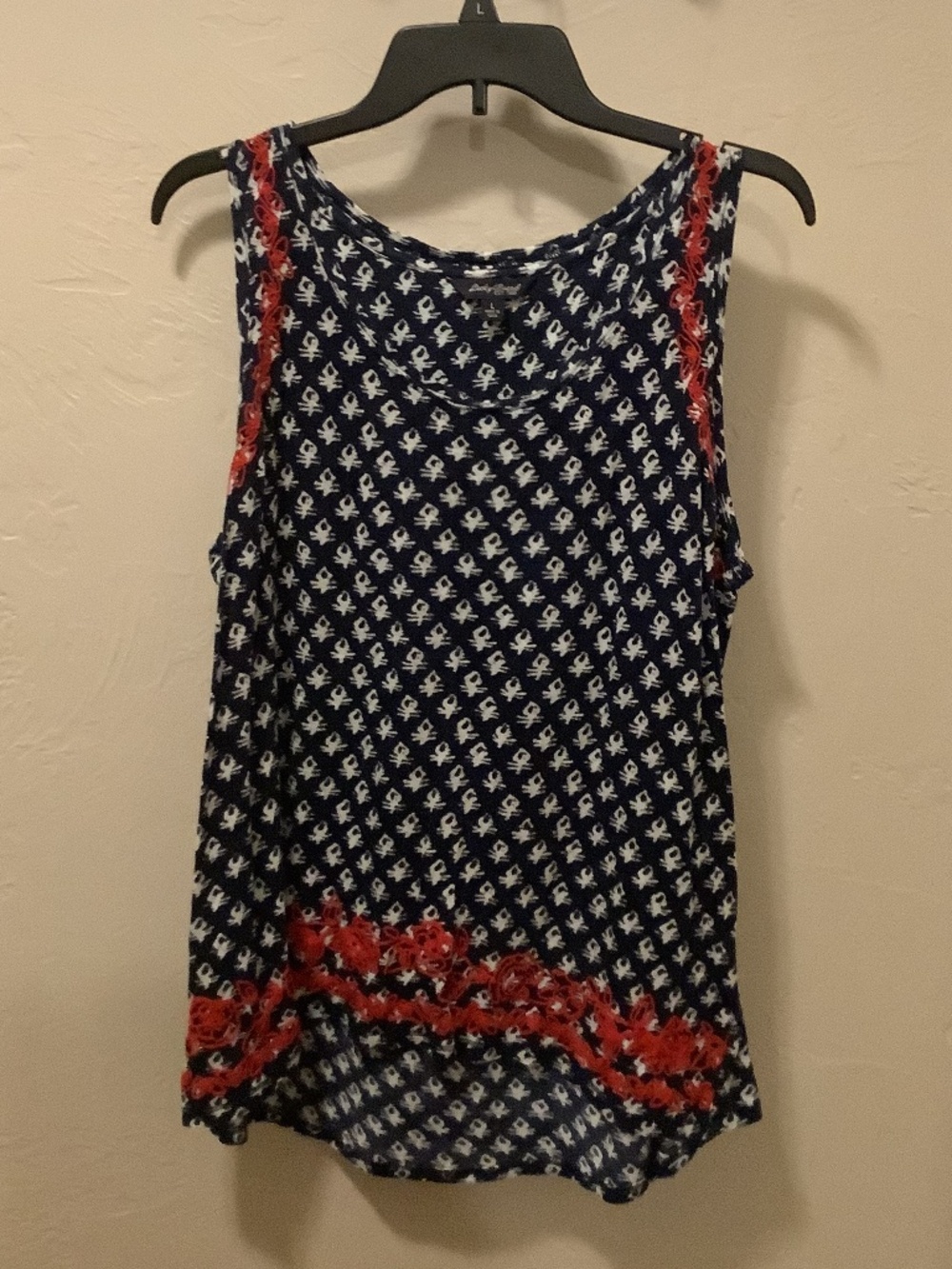 Lucky brand sleeveless embroidered shirt